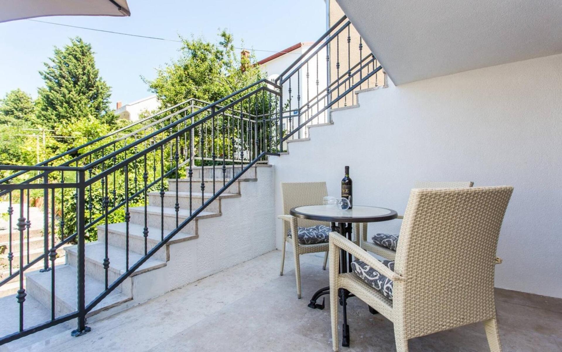 Apartments Bernardeta 1 Baska  Ngoại thất bức ảnh